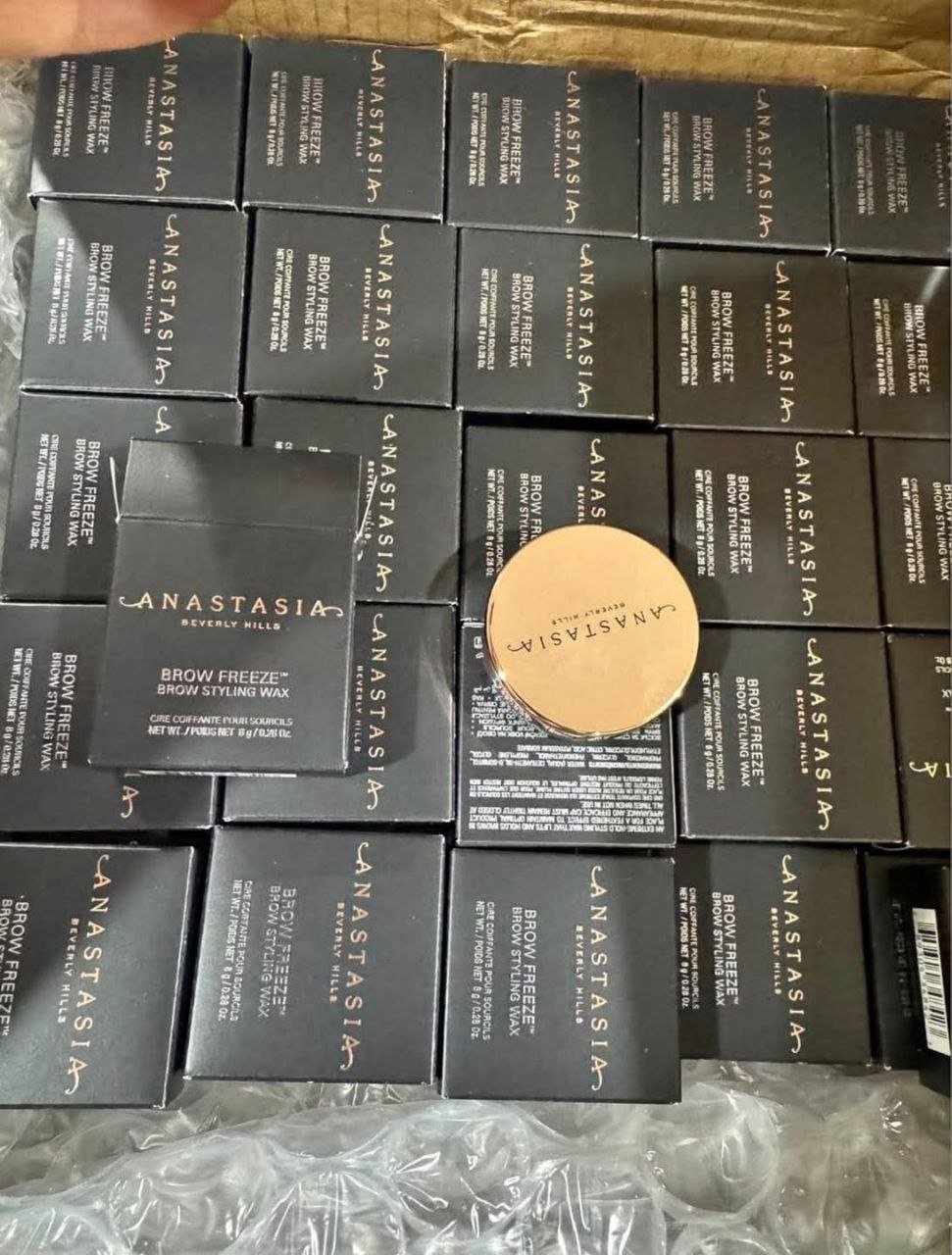 ANASTASIA BEVERLY HILLS – BROW FREEZE PALLET