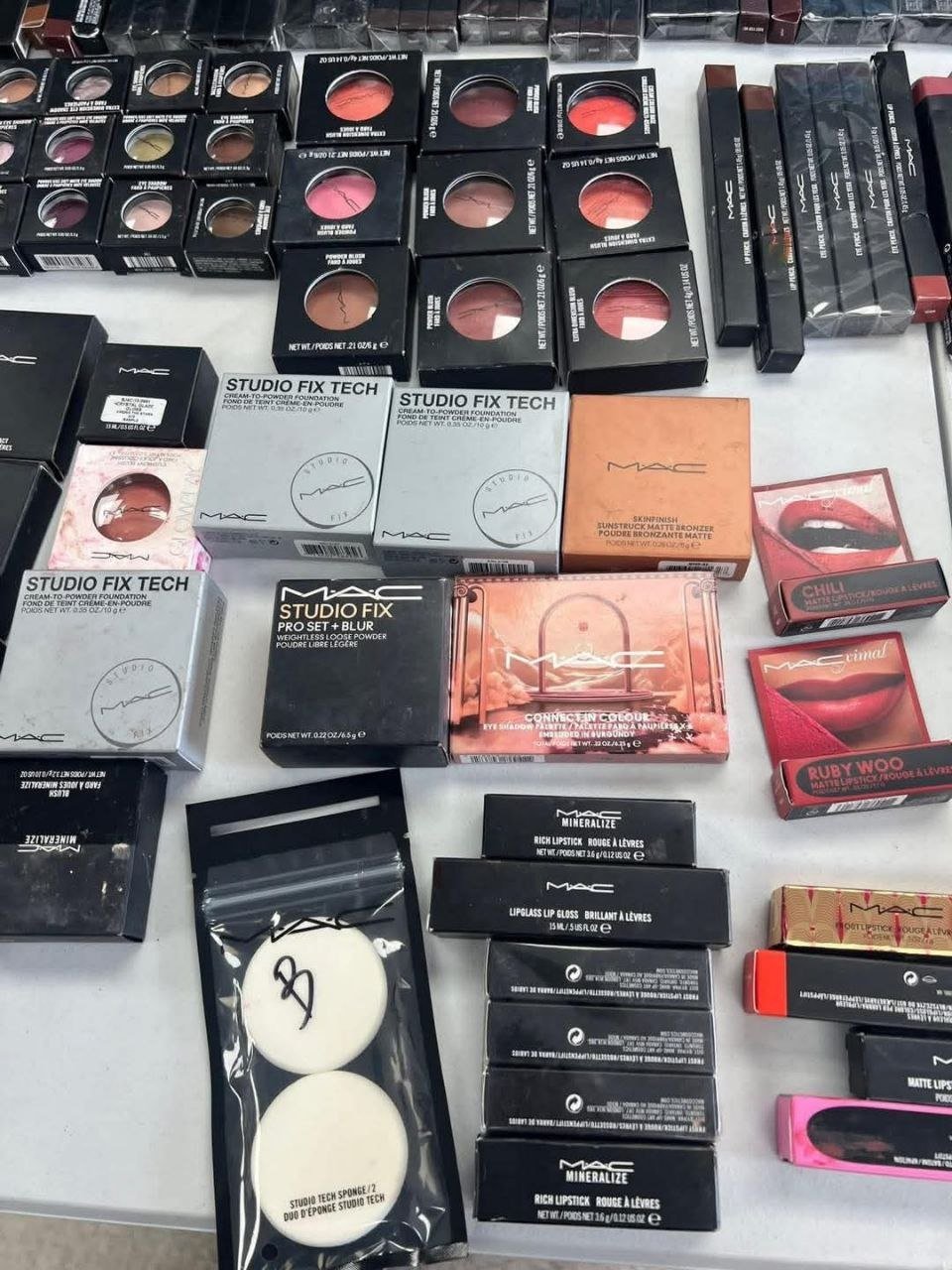 MAC Cosmetics Pallet Professional - Image 2