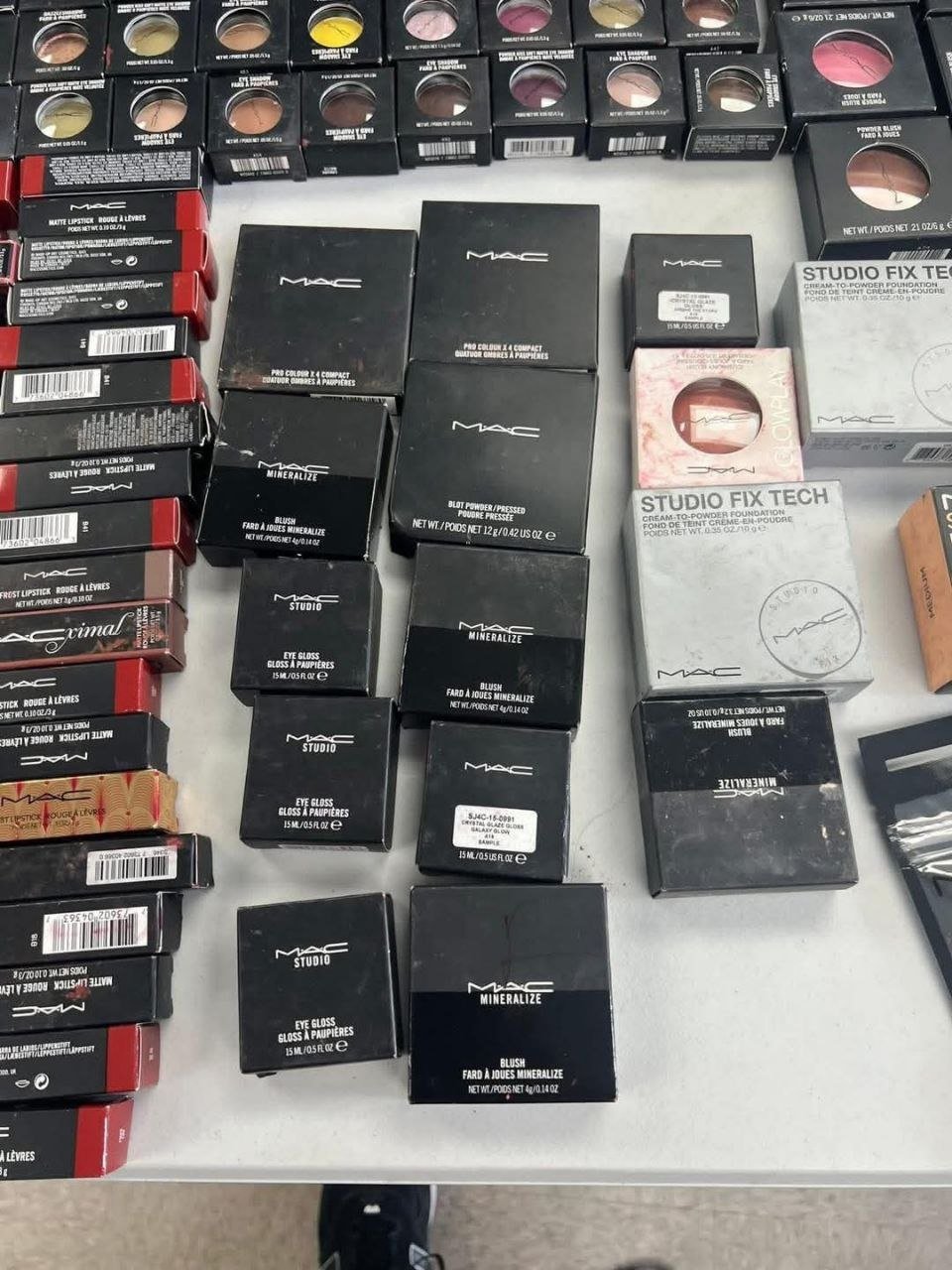 MAC Cosmetics Pallet Professional - Image 5